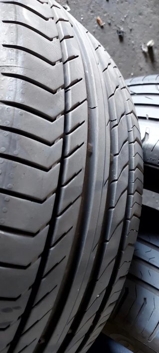 225/45 R19 96W