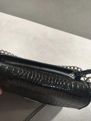 Bolso negro Stradivarius efecto piel