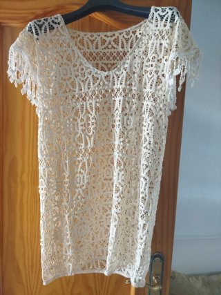 Vestido de verano de encaje beige