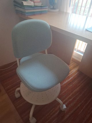 Silla de estudio infantil azul Ikea