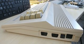 Ordenador Commodore C64C 8 bits (LED rojo)