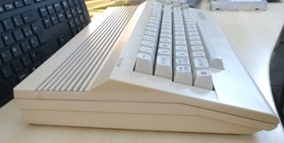Ordenador Commodore C64C 8 bits (LED rojo)