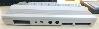 Ordenador Commodore C64C 8 bits (LED rojo)