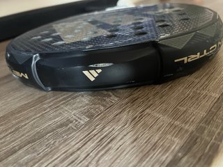 Pala Adidas Metalbone Carbon Control 2025
