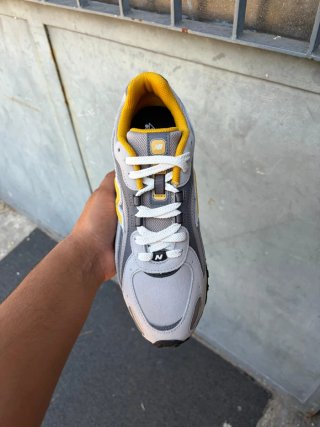 New Balance 204 Grigio Giallo