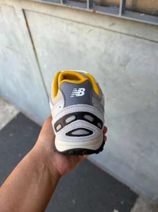 New Balance 204 Grigio Giallo