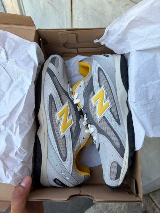 New Balance 204 Grigio Giallo