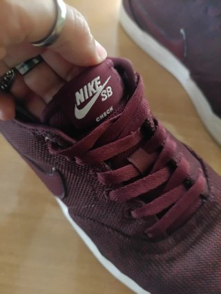 Zapatillas Nike SB Check Talla 39 Granate.