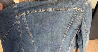 Chaqueta Levis, Talla M, Azul , muy buen estado.