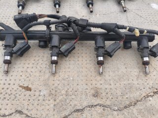 Rampas e Inyectores Golf 7 GTI 06L971627K TSI