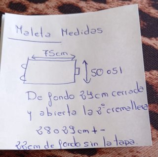 Maleta de viaje con estampado de leopardo