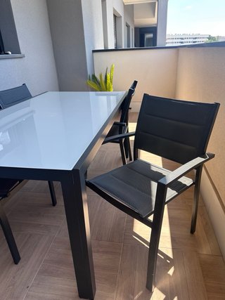 Mesa y 4 Sillas Jardín Cristal Metal