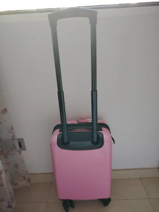 Lote Hello Kitty: Maleta, Neceser y Antifaz