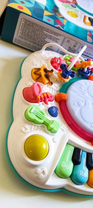 Mesa de juegos musical infantil