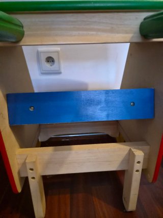 Carrito de madera para jugar