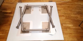Mesa cuadrada metálica 122,5 x 122,5 cm