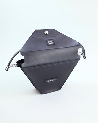 Sling bag cuero
