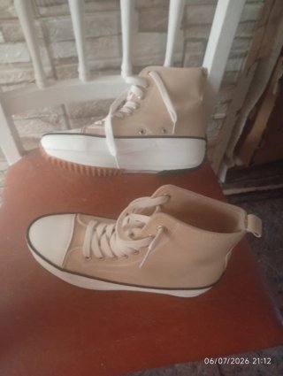 Zapatillas  botines rosas y blancas botas y bota 3
