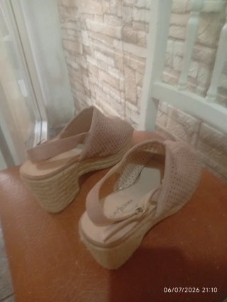 Zapatillas  botines rosas y blancas botas y bota 3