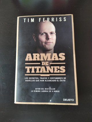 Armas de titanes : los secretos, trucos y costu...