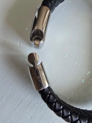 Pulsera Piel Trenzada Negra Cierre acero