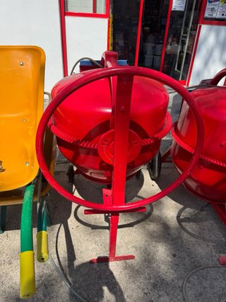 Hormigonera 130L Roja