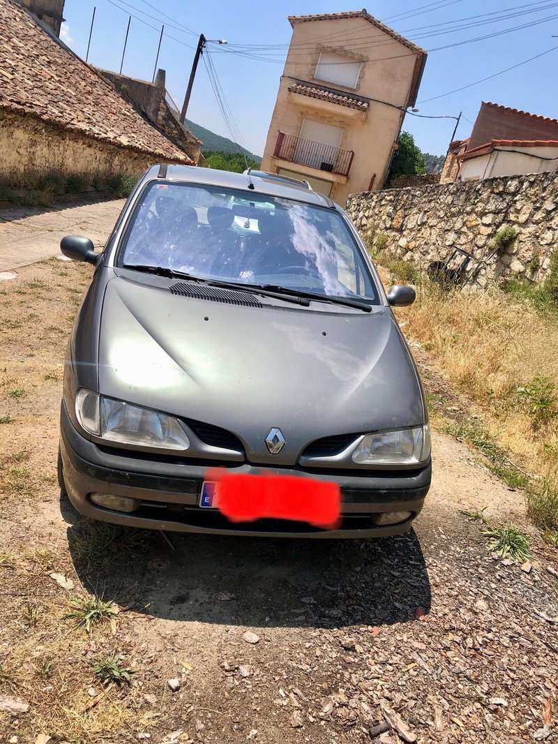 Renault Megane 1999 - foto 1