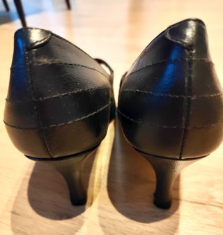 Zapatos CAPRI tacón punta afilada negros