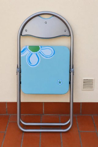 Silla plegable con diseño moderno