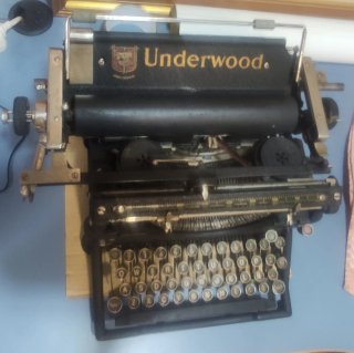 Máquina de escribir Underwood Standard