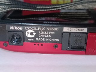 Nikon COOLPIX S2600 Fotocamera Digitale Rossa 14MP