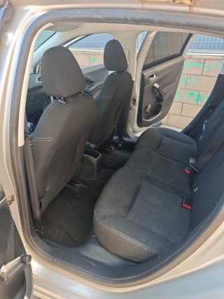 Peugeot 208 2015