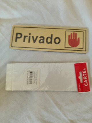 Placa Privado con mano roja