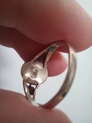 Anillo de plata y ámbar