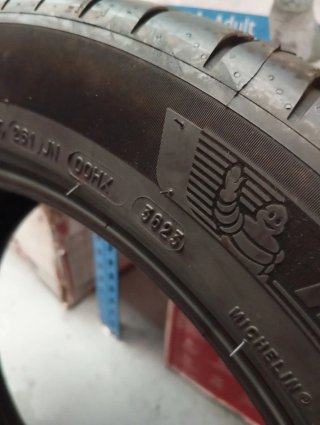 Neumático Verano Michelin Pilot Sport 4 225/55R19