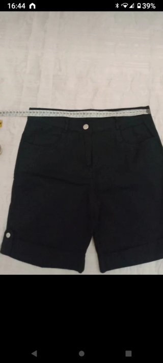 Maglietta e pantaloncini fantasia floreale
