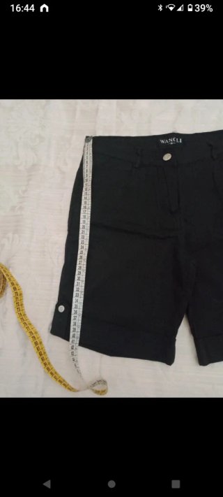 Maglietta e pantaloncini fantasia floreale