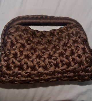 Borsa uncinetto clutch marrone