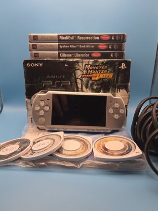 Sony PSP 3004 Monster Hunter + 7 Giochi