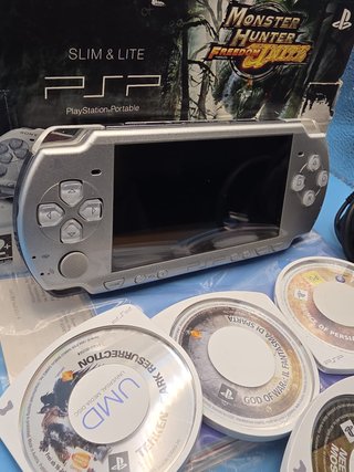 Sony PSP 3004 Monster Hunter + 7 Giochi