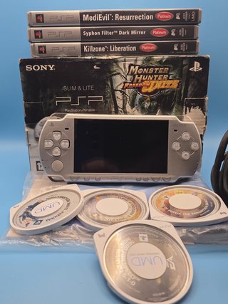 Sony PSP 3004 Monster Hunter + 7 Giochi