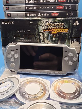Sony PSP 3004 Monster Hunter + 7 Giochi
