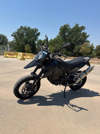 KTM 690 SM 2008 Supermotard Negra