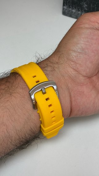 Casio G-Shock GMA-2100 Amarillo Negro Nuevo