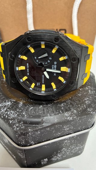 Casio G-Shock GMA-2100 Amarillo Negro Nuevo