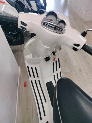 Vespa S 125 Blanca 2010