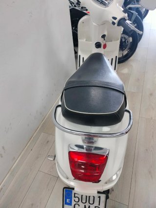 Vespa S 125 Blanca 2010
