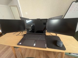 Lenovo Laptop con dos pantallas extras
