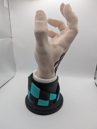 Soporte mando/cascos inspirado en Tanjiro kimetsu
