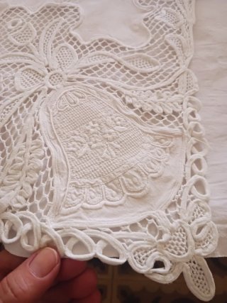 Lenzuolo vintage ricamato